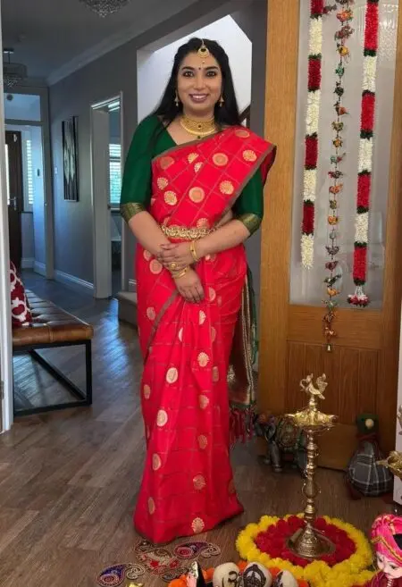 Soft Silk With Gold Zari Weaving Work With Rich Pallu