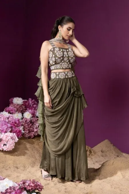 Unique layered skirt with embroiderd top and stylish stole