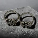 Oxidized toe rings