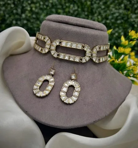 Mehendi plated Kundan choker